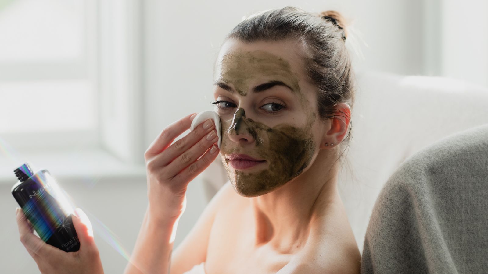 Green Suer-Food Face Mask Application. Organic skincare.